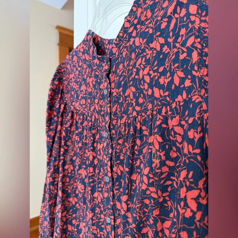 Loft Women’s Large Floral Red w/golden threading button front cotton top. - Picture 3 of 11